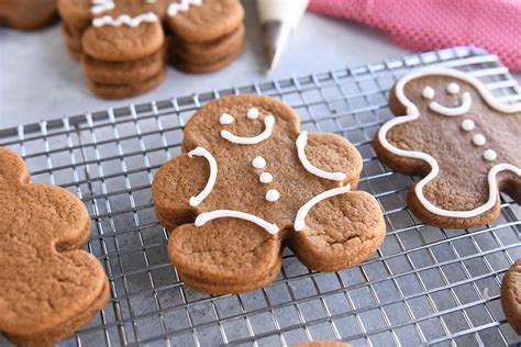 Thick and Chewy Gingerbread Cookies 